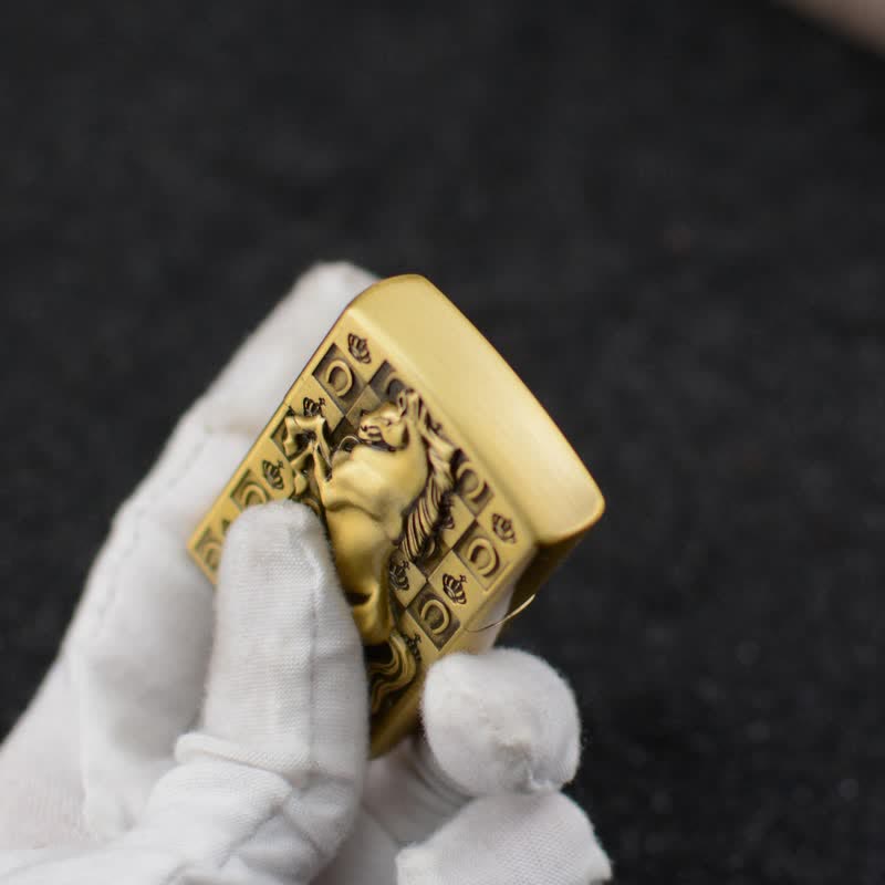 Encendedor de butano recargable con forma de rueda de afilar de Roaring Horse