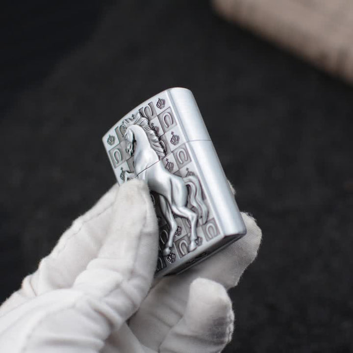 Encendedor de butano recargable con forma de rueda de afilar de Roaring Horse
