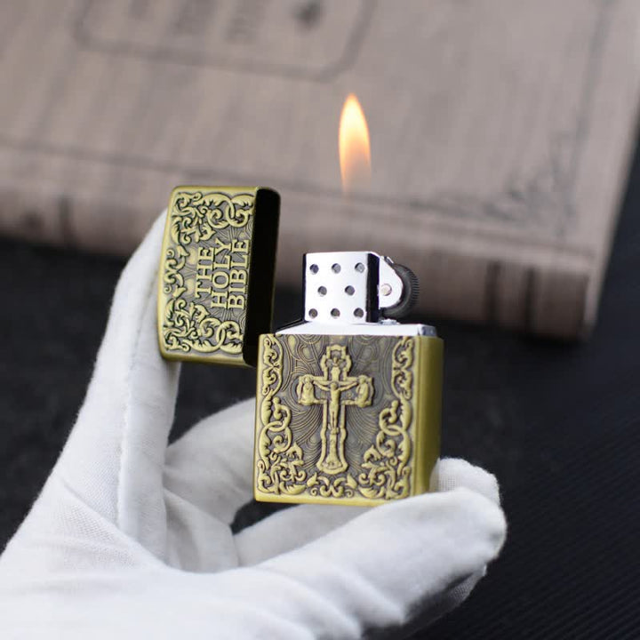 Encendedor de butano recargable con forma de cruz de la Santa Biblia