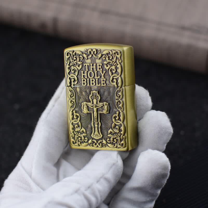Encendedor de butano recargable con forma de cruz de la Santa Biblia