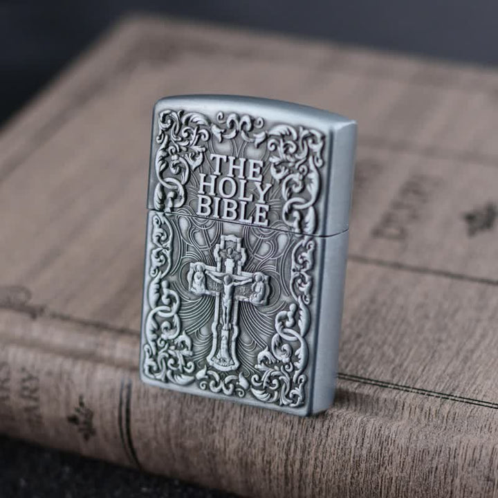Encendedor de butano recargable con forma de cruz de la Santa Biblia
