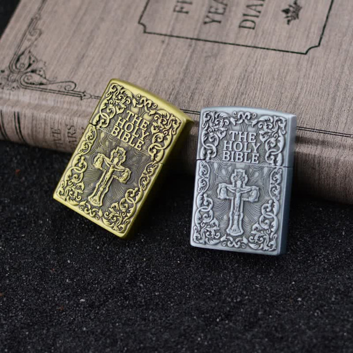 Encendedor de butano recargable con forma de cruz de la Santa Biblia