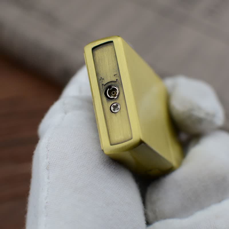 Encendedor de butano recargable con forma de rueda de amolar Lucky Poker