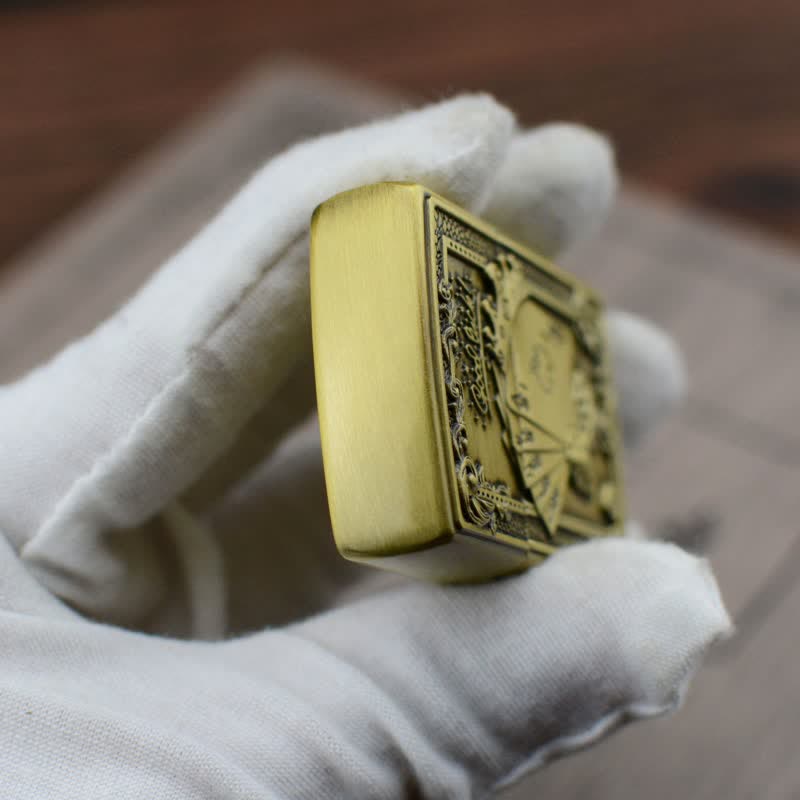 Encendedor de butano recargable con forma de rueda de amolar Lucky Poker
