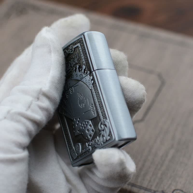 Encendedor de butano recargable con forma de rueda de amolar Lucky Poker