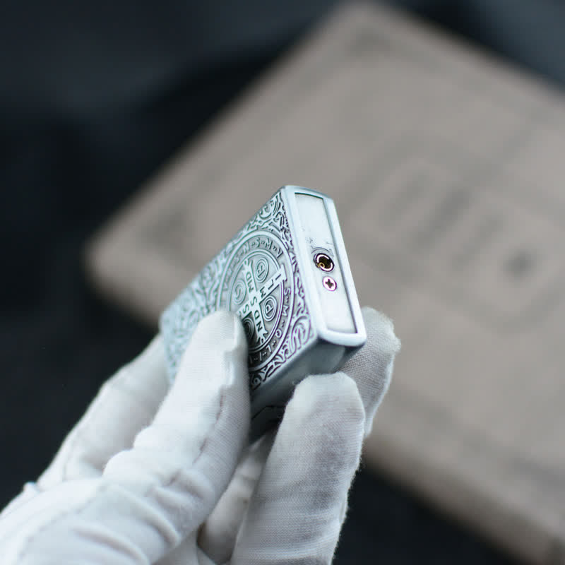 Encendedor de butano recargable con rueda de afilar tallada en cruz