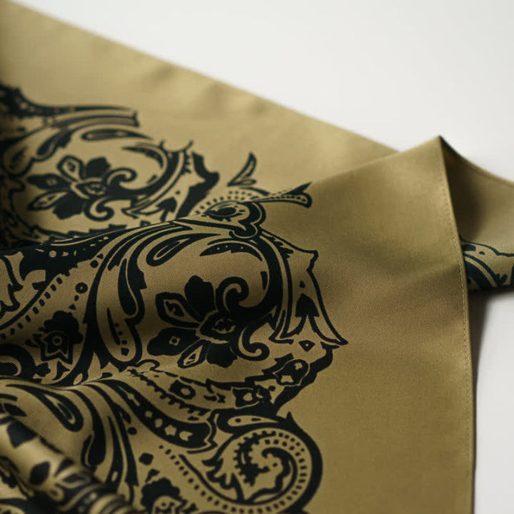 Bufanda cuadrada con estampado retro de cachemira y hebilla