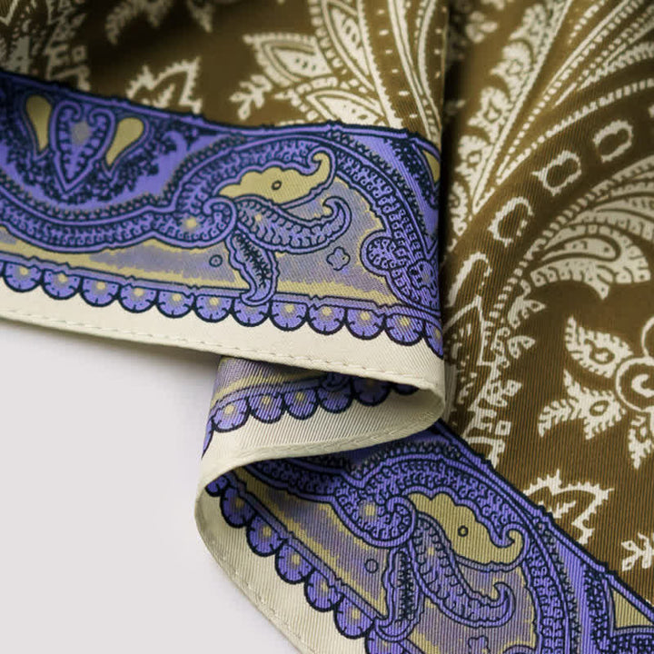 Bufanda cuadrada con estampado paisley exótico y hebilla
