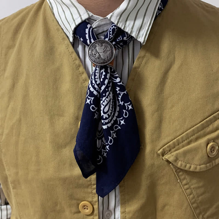 Bufanda cuadrada con estampado de cachemira y hebilla de moda