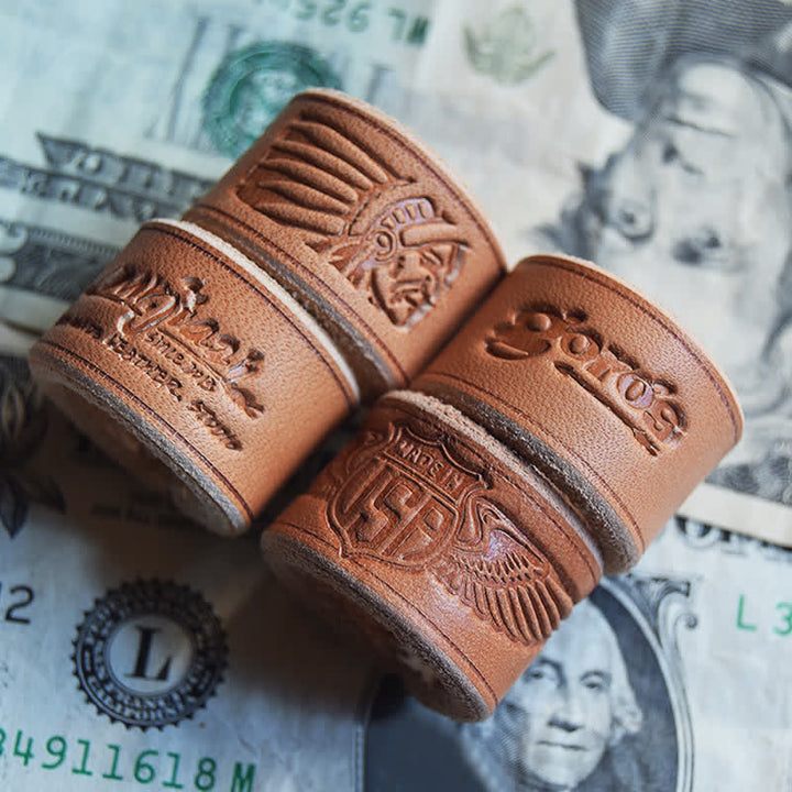 Anillo de cuero con estampado de letras en relieve y estilo retro