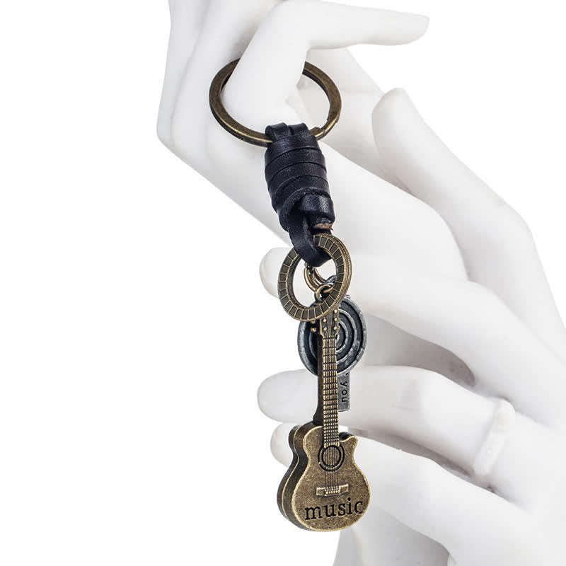 Lindo llavero de cuero con colgante de guitarra musical - image 4