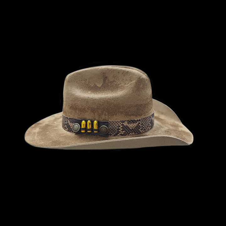 Sombrero de vaquero con cinta y estampado de piel de serpiente de Bullet Decors
