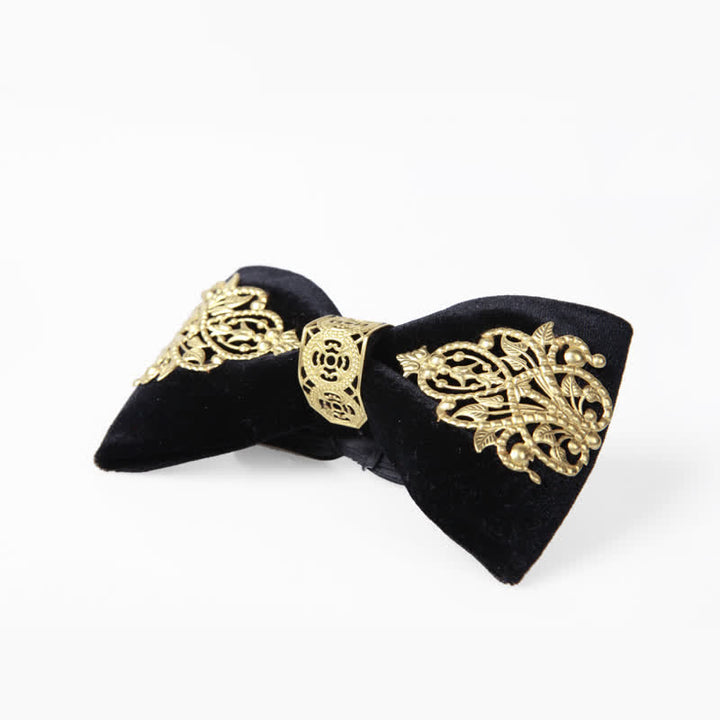 Pajarita de terciopelo negro con adornos dorados para hombre