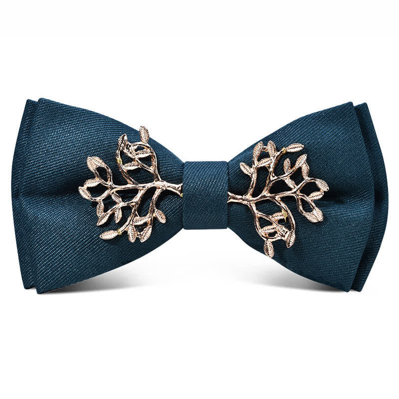 Pajarita de metal dorado burdeos oscuro con flores y hojas para hombre