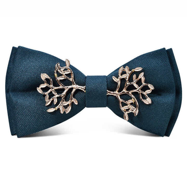 Pajarita de metal dorado burdeos oscuro con flores y hojas para hombre