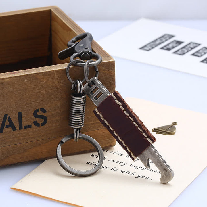 Llavero de cuero con abrelatas creativo de color antiguo - image 2