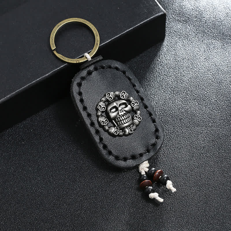 Llavero de cuero con colgante de calavera ovalada de estilo gótico