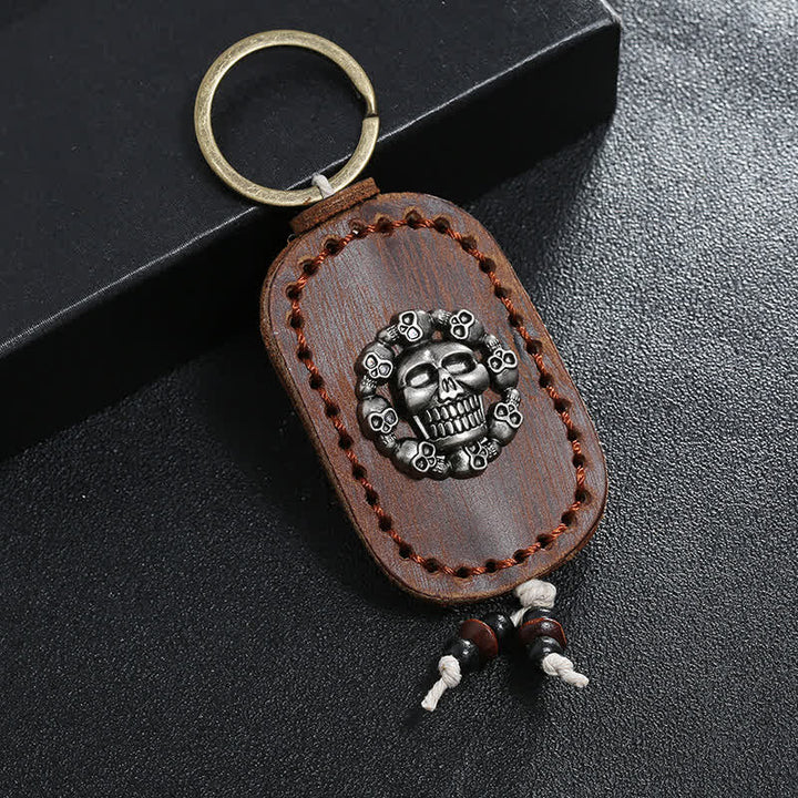 Llavero de cuero con colgante de calavera ovalada de estilo gótico