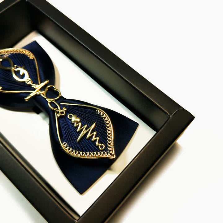 Pajarita de metal dorado con forma de fénix para hombre en azul marino