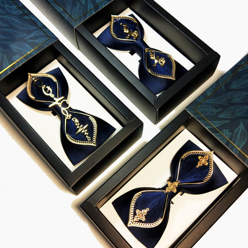 Pajarita de metal dorado con forma de fénix para hombre en azul marino