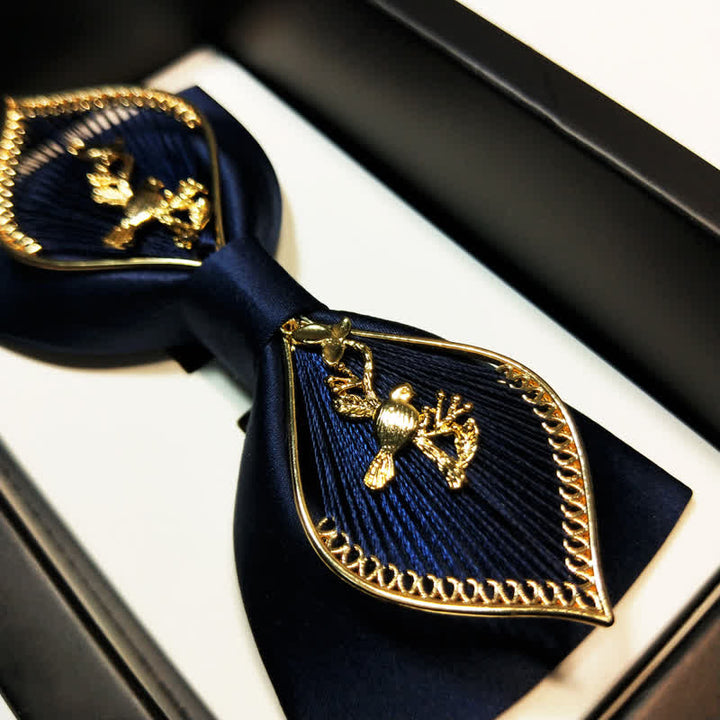 Pajarita de metal dorado con forma de fénix para hombre en azul marino
