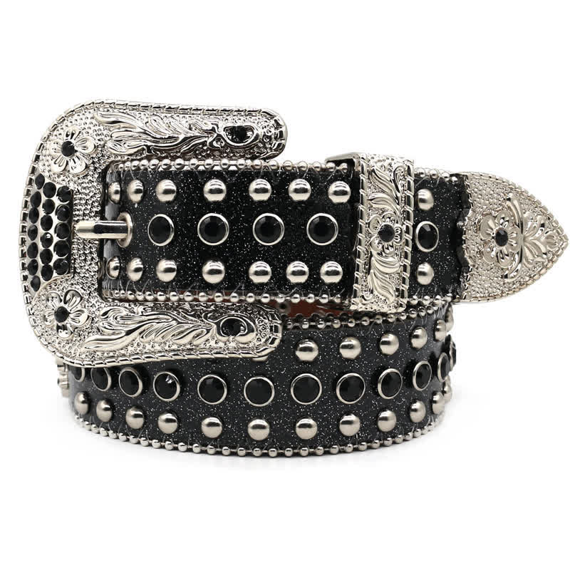 Cinturón de cuero con tachuelas y remaches en forma de cruz estilo western