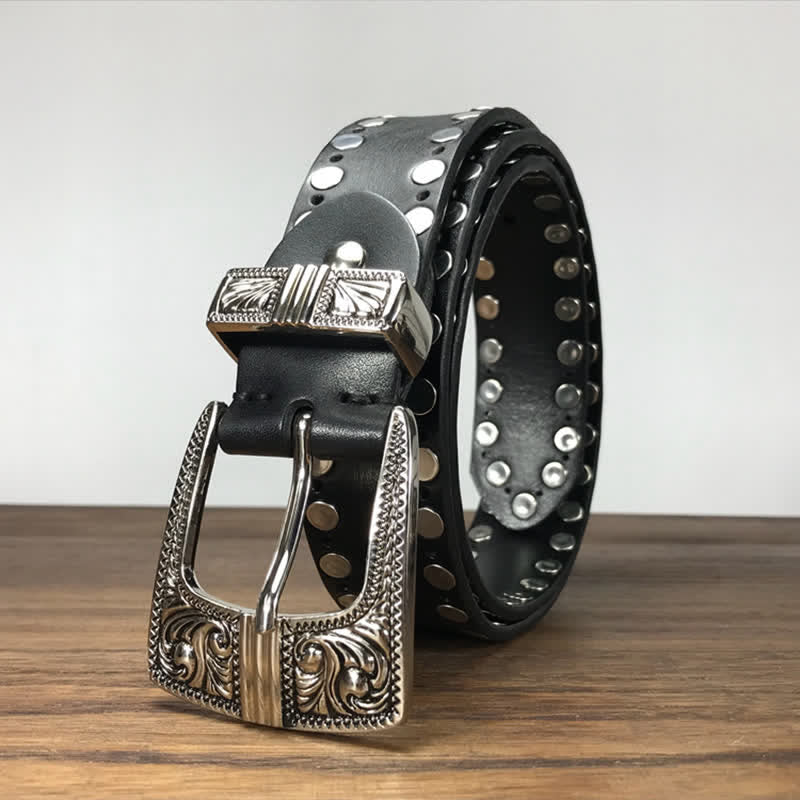 Cinturón de cuero con tachuelas y remaches redondos de dos filas de estilo occidental.