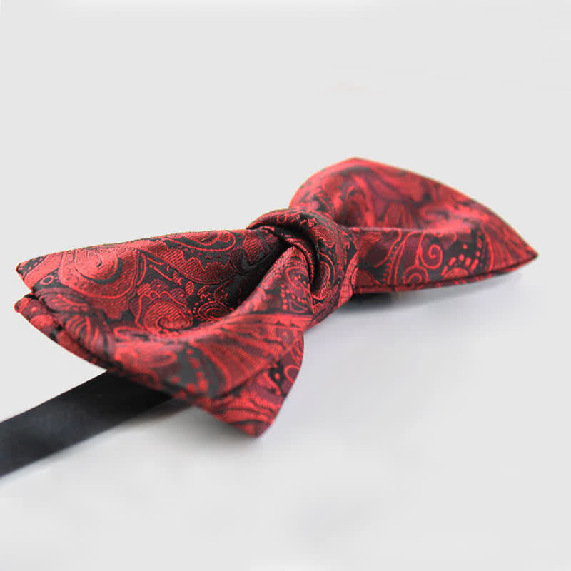 Pajarita elegante estilo británico con estampado de cachemira burdeos para hombre