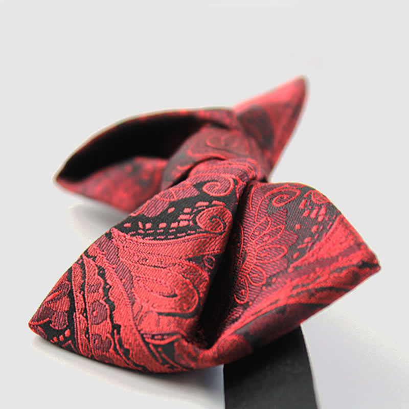 Pajarita elegante estilo británico con estampado de cachemira burdeos para hombre