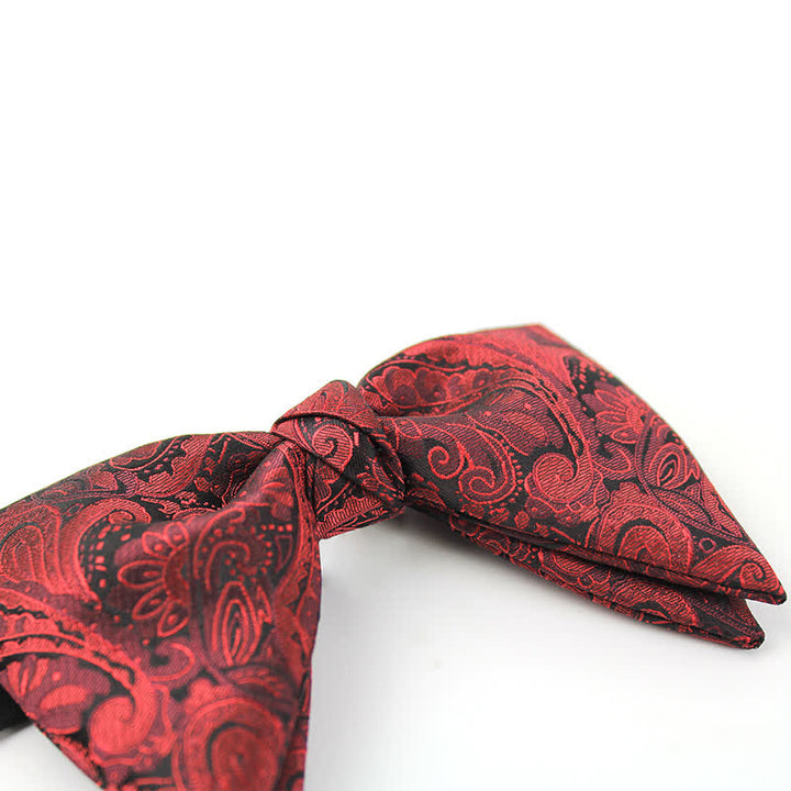 Pajarita elegante estilo británico con estampado de cachemira burdeos para hombre