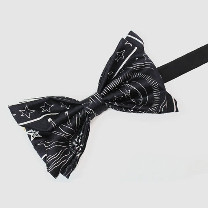 Pajarita negra con estampado de sol, luna y estrellas para hombre