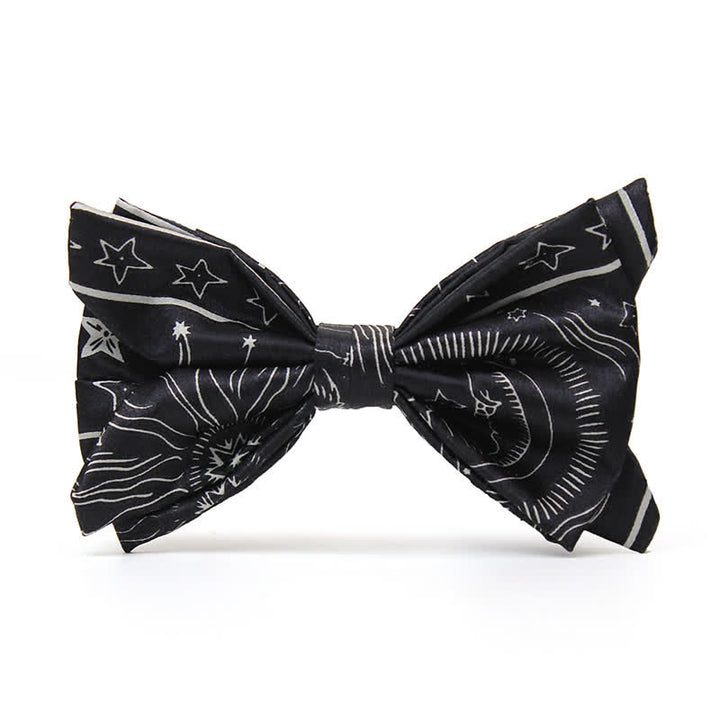 Pajarita negra con estampado de sol, luna y estrellas para hombre