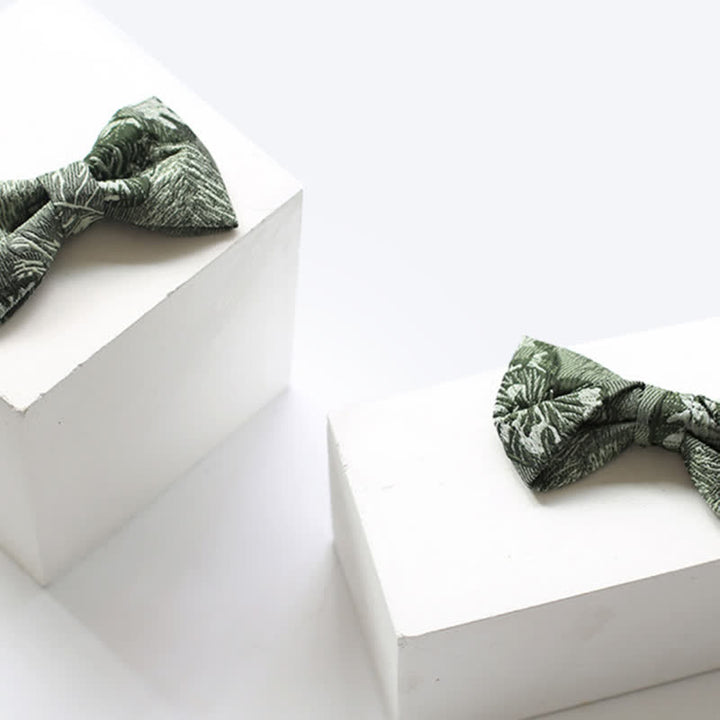 Pajarita con estampado floral en verde mar de tamaño mediano para hombre