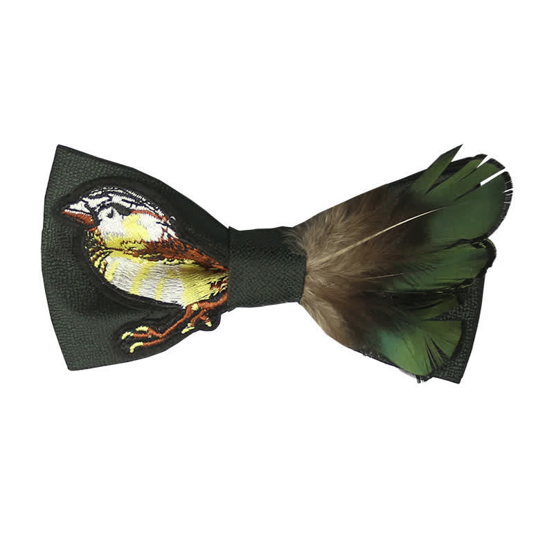 Pajarita de fiesta con decoración de perlas y cola de pájaro y plumas para hombre