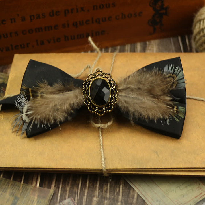 Pajarita de fiesta con decoración de perlas y cola de pájaro y plumas para hombre