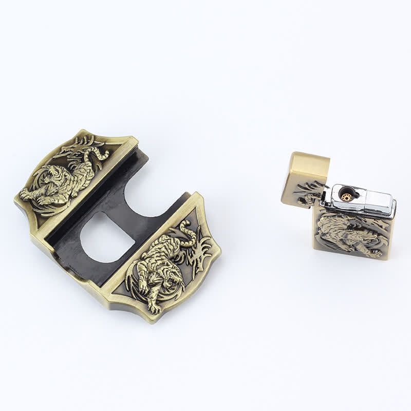 Cinturón de cuero con triple tigre de bronce para hombre con encendedor oculto