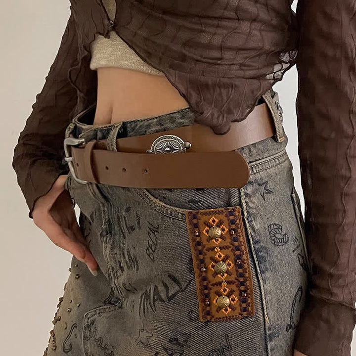 Cinturón de cuero con remaches de concho y decoración de metal para mujer