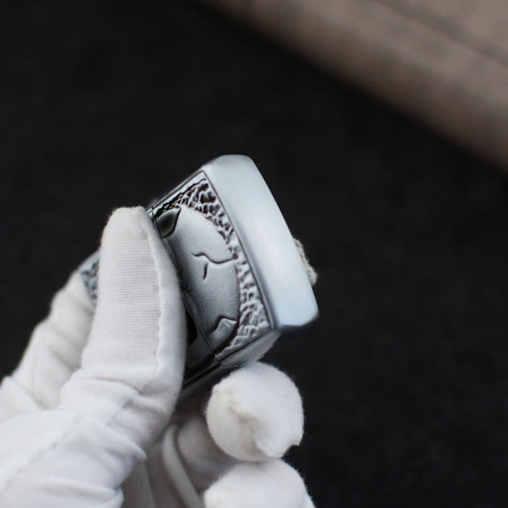Encendedor de butano recargable con diseño de calavera grande