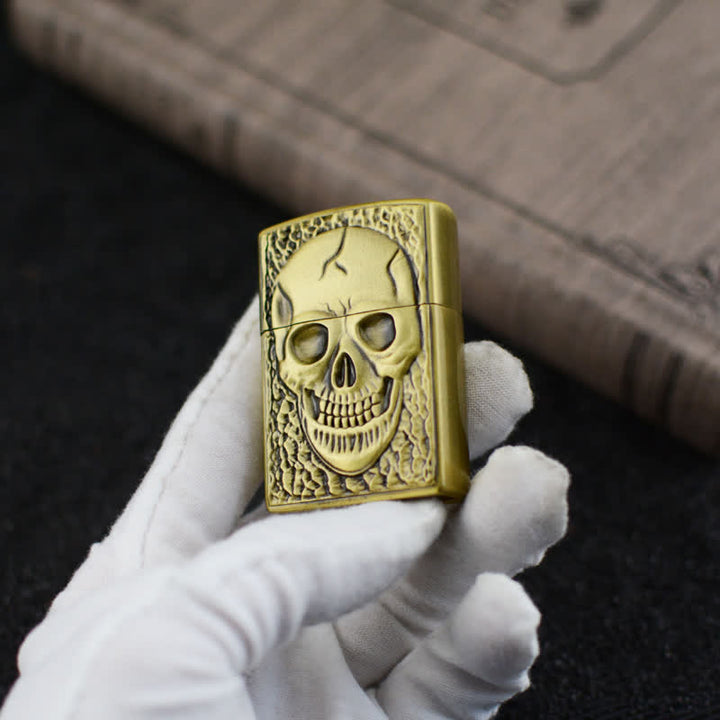 Encendedor de butano recargable con diseño de calavera grande