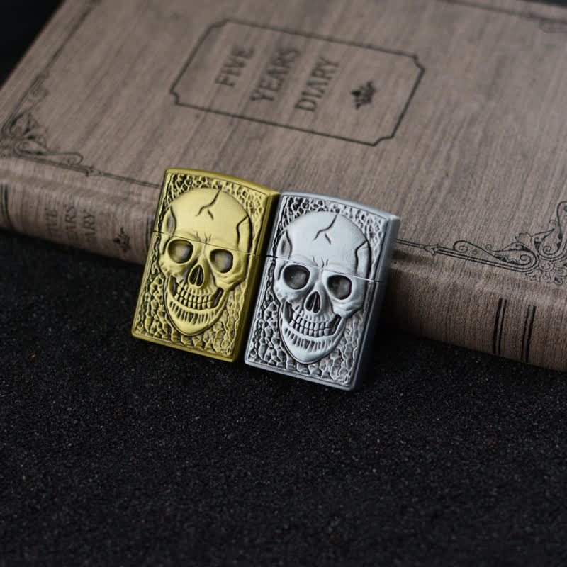 Encendedor de butano recargable con diseño de calavera grande