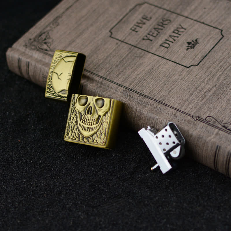 Encendedor de butano recargable con diseño de calavera grande