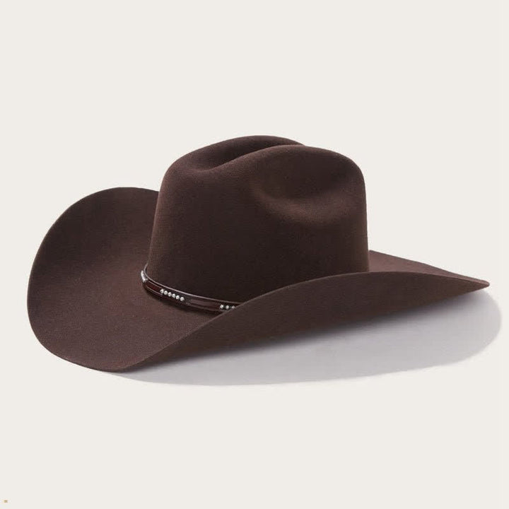 Sombrero vaquero de ala ancha color café liso y sencillo
