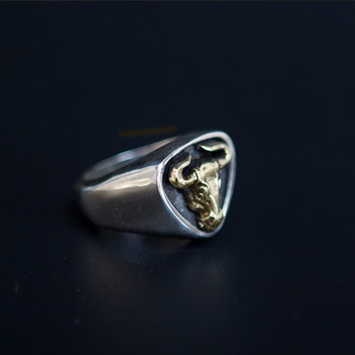 Anillo ajustable con apertura de tótem de caballo y toro de roca dominante para hombre