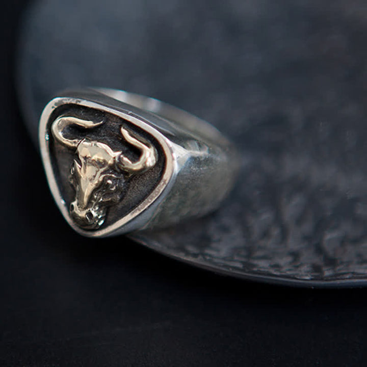 Anillo ajustable con apertura de tótem de caballo y toro de roca dominante para hombre