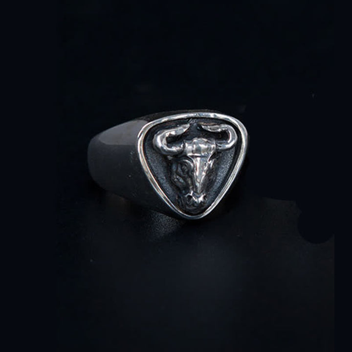 Anillo ajustable con apertura de tótem de caballo y toro de roca dominante para hombre