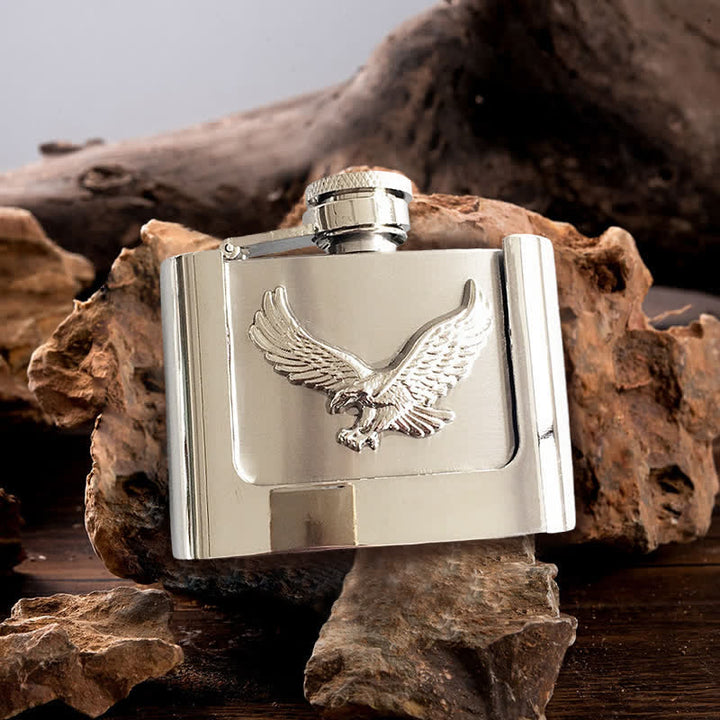 Cinturón de cuero con águila voladora de 2 oz para hombre, con frasco oculto, hecho a mano