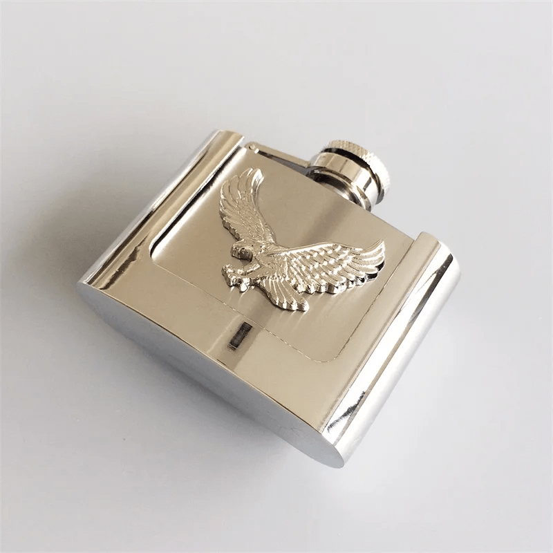 Cinturón de cuero con águila voladora de 2 oz para hombre, con frasco oculto, hecho a mano