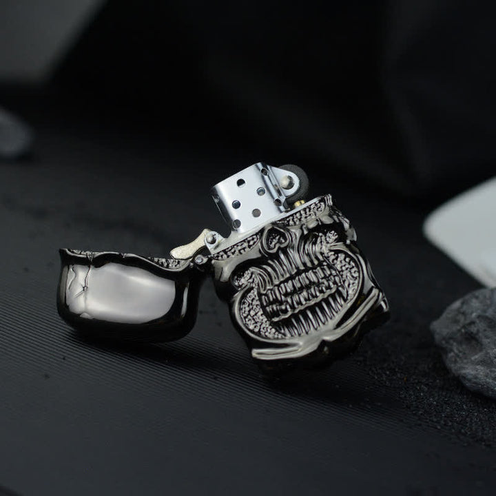 Encendedor de quesoseno recargable retro resistente con forma de calavera y armadura