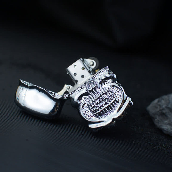 Encendedor de quesoseno recargable retro resistente con forma de calavera y armadura