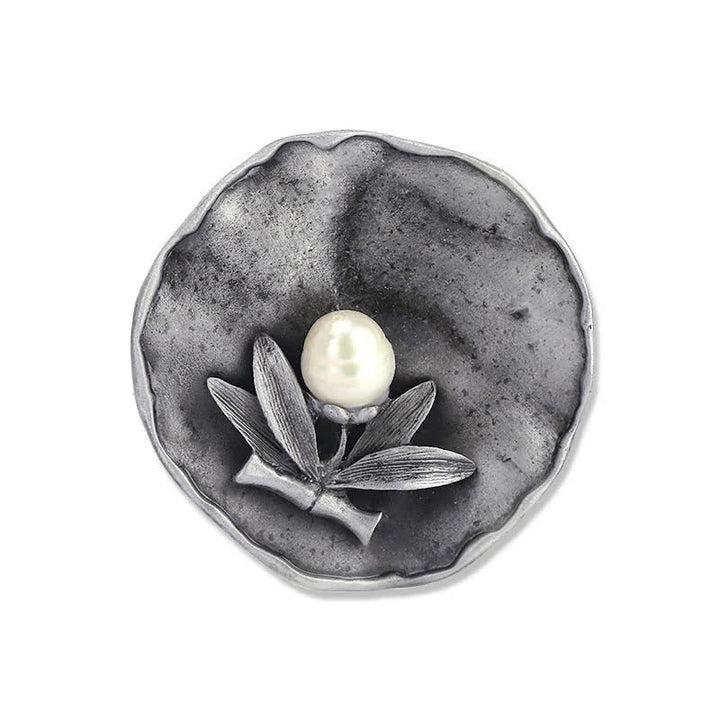 Broche retro redondo de bambú con decoración de perlas para mujer